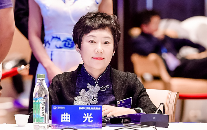 曲光：高效、成熟的私人銀行對國家和社會有積極的意義
