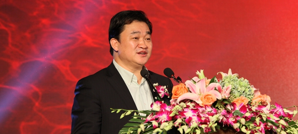 新華網(wǎng)董事長、總裁田舒斌致開幕詞