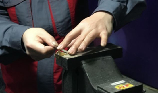 徒手配鑰匙、冰火焊鋼管&hellip;&hellip;這些航天工匠們的超群技藝令人嘆服！