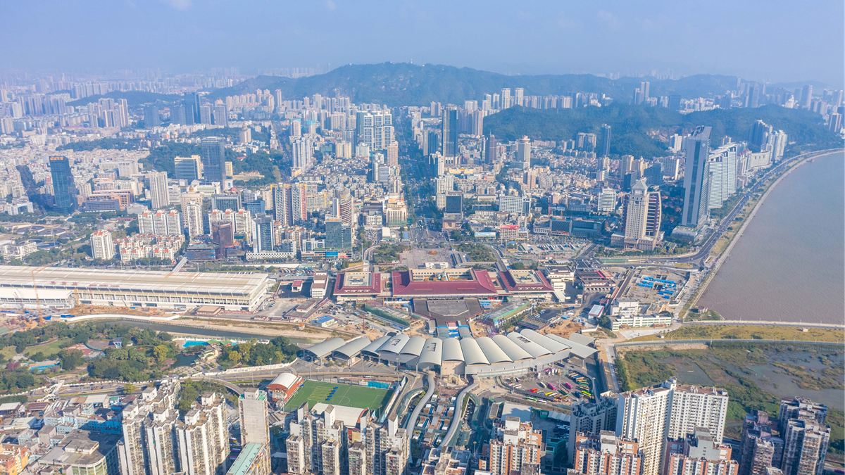 背靠祖國支持，發(fā)揮澳門所長——回歸20年澳門與內(nèi)地共享發(fā)展機遇