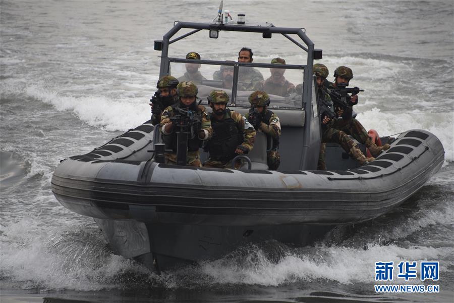 （圖文互動(dòng)&middot;國(guó)際）（1）&ldquo;海洋衛(wèi)士-2020&rdquo;中巴海上聯(lián)演：結(jié)束港岸交流轉(zhuǎn)入海上實(shí)兵實(shí)彈演練