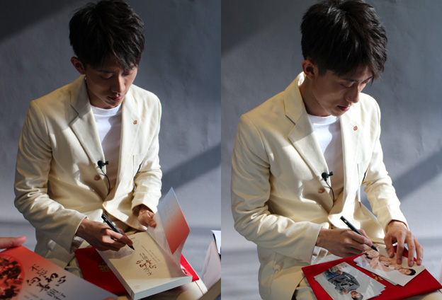 一個人最重要的素質其實就是認清自己，不管多么的成功，不要忘記自己的初心，這是最重要的。