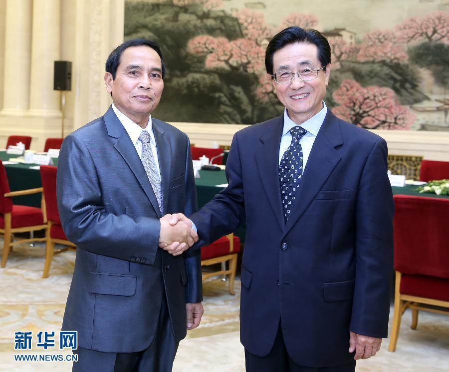 7月7日，中共中央書記處書記、中央紀(jì)委副書記趙洪祝在北京同老撾人民革命黨中央政治局委員、中央紀(jì)委書記、政府副總理本通率領(lǐng)的老撾人民革命黨代表團(tuán)舉行工作會(huì)談。新華社記者 姚大偉 攝 