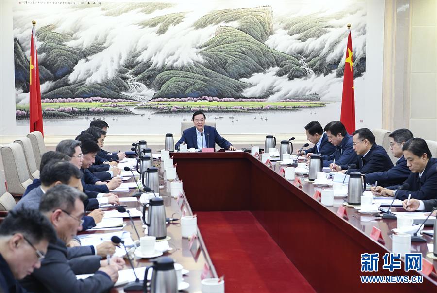 2月24日，中共中央政治局委員、中央書記處書記、中宣部部長(zhǎng)劉奇葆出席國(guó)家高端智庫(kù)理事會(huì)擴(kuò)大會(huì)議。 新華社記者 張領(lǐng) 攝