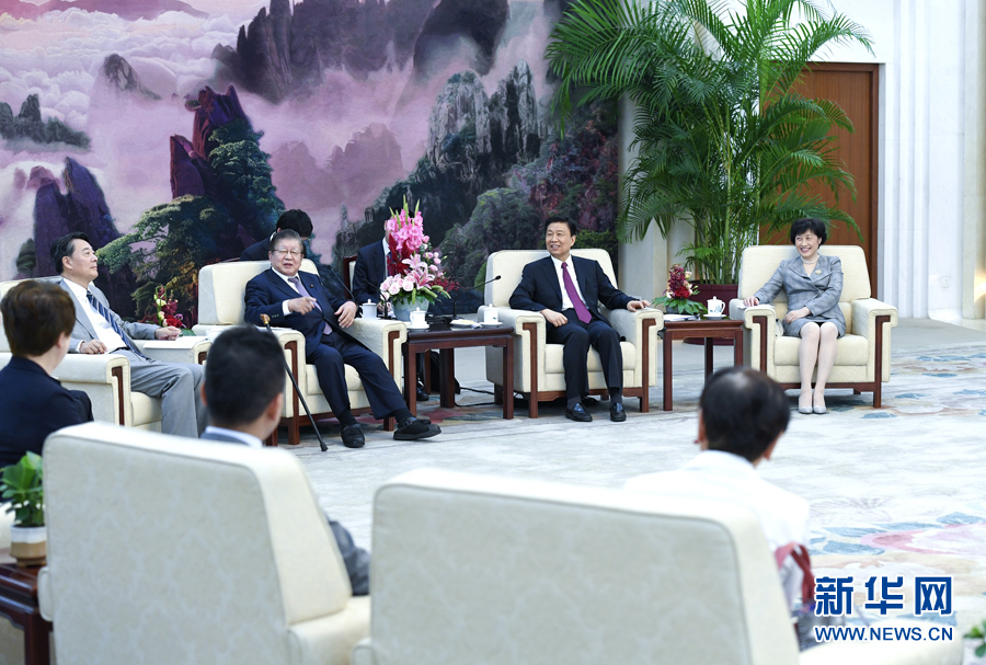 9月20日，國家副主席李源潮在北京會見由黨的最高顧問、前眾議長橫路孝弘率領的日本民進黨政治家代表團。 新華社記者 張領 攝 