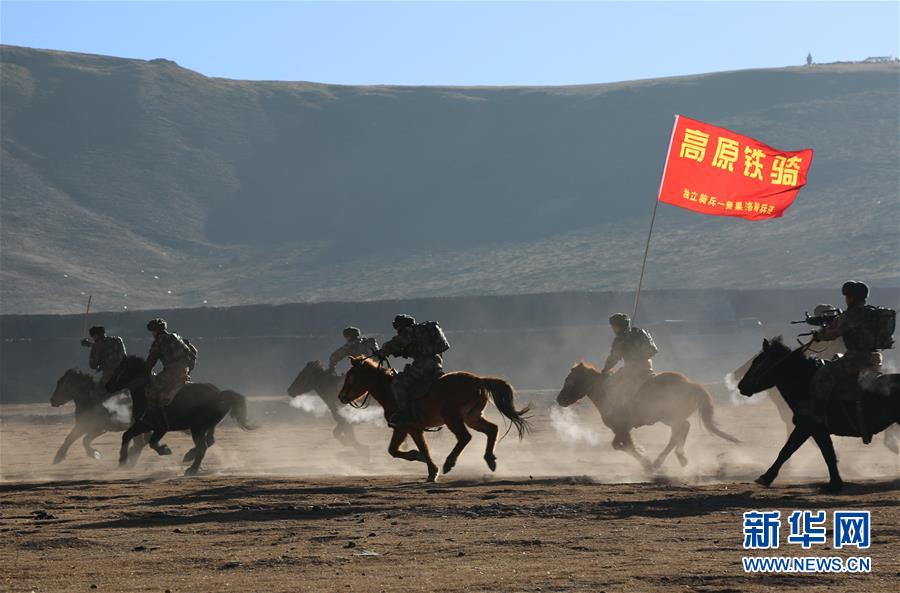（新華全媒頭條·圖文互動）（14）備戰(zhàn)踏上新起點，練兵展現新氣象——2018中國軍隊新年開訓全景大掃描