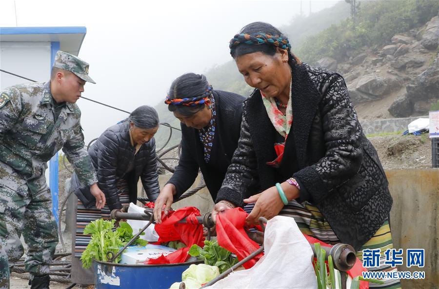 （圖文互動）（5）特寫：&ldquo;八一&rdquo;禮物，飛向云端哨所