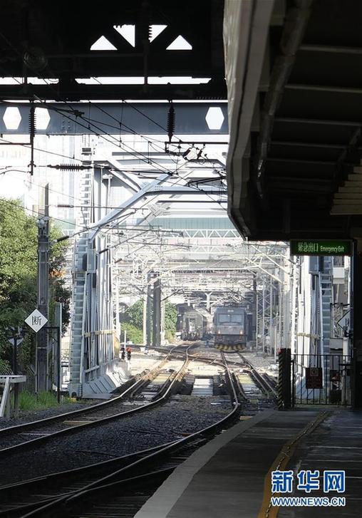 （圖文互動）（5）四十年、一扇窗——兩地值守者眼中的羅湖橋