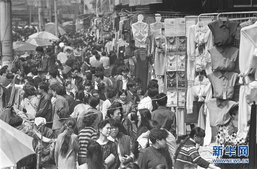 （新華全媒頭條&middot;圖文互動(dòng)）（2）&ldquo;天下第一街&rdquo;的&ldquo;浴火重生&rdquo;&mdash;&mdash;漢正街兩度&ldquo;起死回生&rdquo;背后的迭代&ldquo;密碼&rdquo;