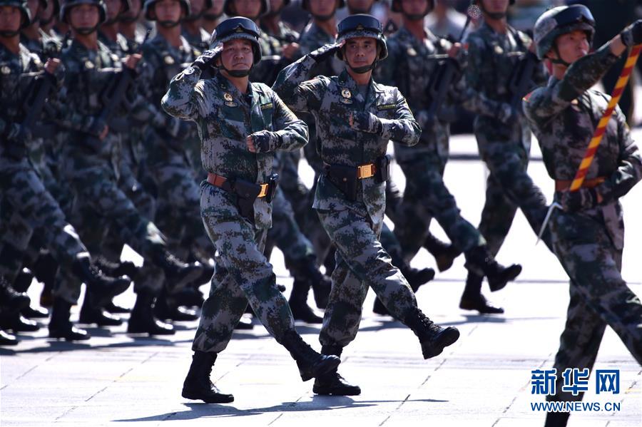 （新華全媒頭條&middot;強軍思想引領新征程&middot;圖文互動）（4）那一刻，我們光榮接受檢閱