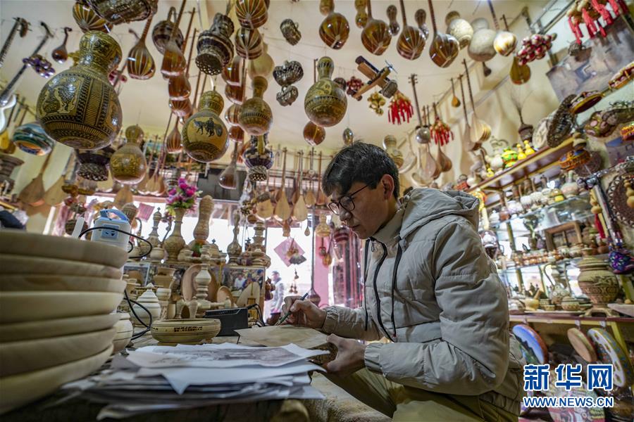 （兩會前夕看落實&middot;圖文互動）（2）牢記囑托增進民族團結(jié) 凝心聚力建設(shè)美麗新疆&mdash;&mdash;新疆落實習(xí)近平總書記全國兩會重要講話精神紀實