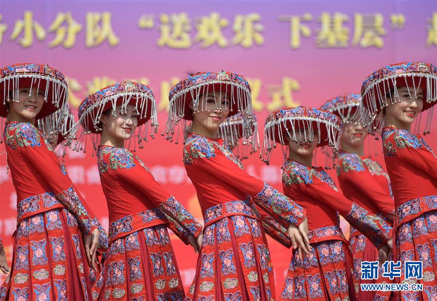 （新華全媒頭條&middot;兩會精神看落實&middot;圖文互動）（1）把握時代脈搏　聆聽時代聲音&mdash;&mdash;落實全國兩會精神堅定文化自信述評