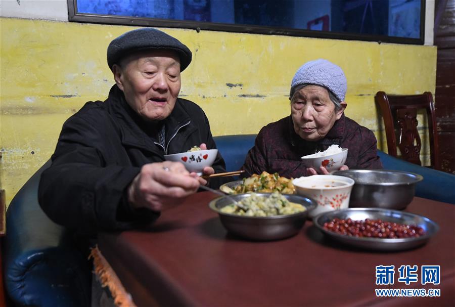 （新華全媒頭條&middot;圖文互動(dòng)）（5）英雄無言&mdash;&mdash;95歲老黨員張富清的本色人生