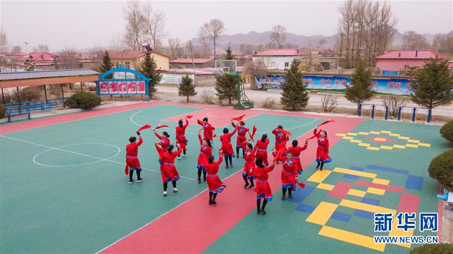 （壯麗70年&middot;奮斗新時(shí)代&middot;圖文互動(dòng)）（3）情同一家，守望相助，共奔小康&mdash;&mdash;內(nèi)蒙古興安盟巴彥敖包嘎查民族團(tuán)結(jié)見聞