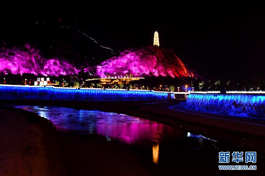 （新華全媒頭條&middot;圖文互動(dòng)）（1）春暉沐浴寶塔山&mdash;&mdash;寫在延安各縣整體脫貧摘帽之際