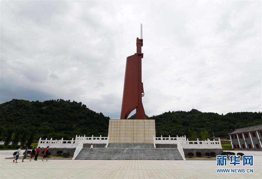 （壯麗70年·奮斗新時代——記者再走長征路·圖文互動）（2）他們，找到了3000多個紅軍烈士的名字