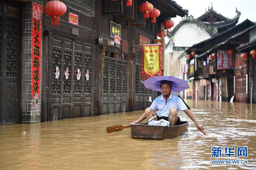 （抗洪搶險·圖文互動）（3）洪水來時，那暖心的民間救援