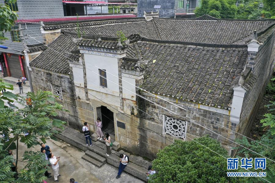 （壯麗70年·奮斗新時(shí)代——記者再走長征路·圖文互動(dòng)）（3）星火遍灑川黔邊，紅色記憶代代傳