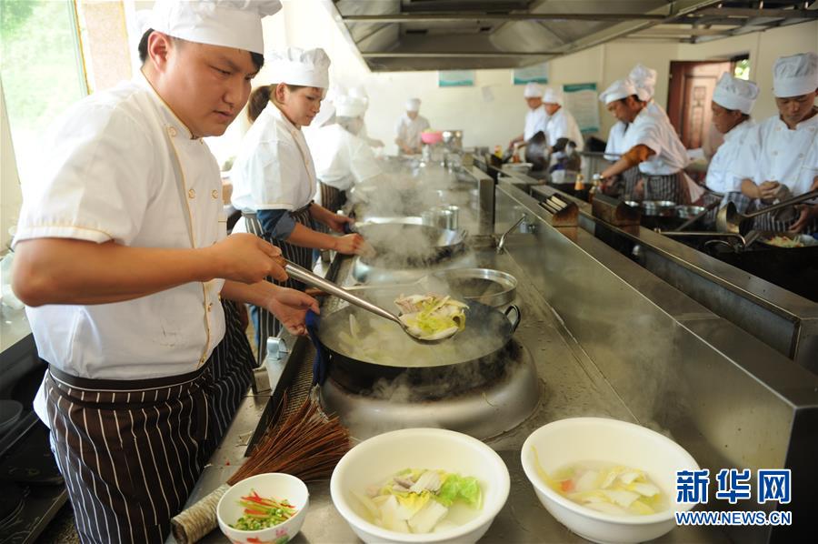 （壯麗70年&middot;奮斗新時代&mdash;&mdash;共和國發(fā)展成就巡禮&middot;圖文互動）（5）多彩貴州闖新路