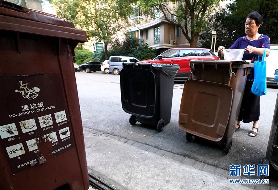 （新華視點&middot;圖文互動）（1）上海垃圾分類&ldquo;滿月&rdquo;：&ldquo;拎得清&rdquo;了，&ldquo;守得住&rdquo;么？