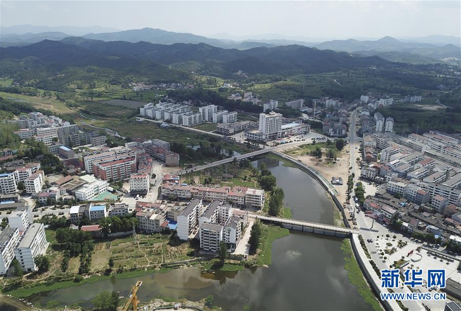 （新華全媒頭條&middot;壯麗70年&middot;奮斗新時(shí)代&mdash;&mdash;記者再走長(zhǎng)征路&middot;圖文互動(dòng)）（1）紅色星火的人民力量&mdash;&mdash;大別山走出兩支紅軍隊(duì)伍的歷史啟示