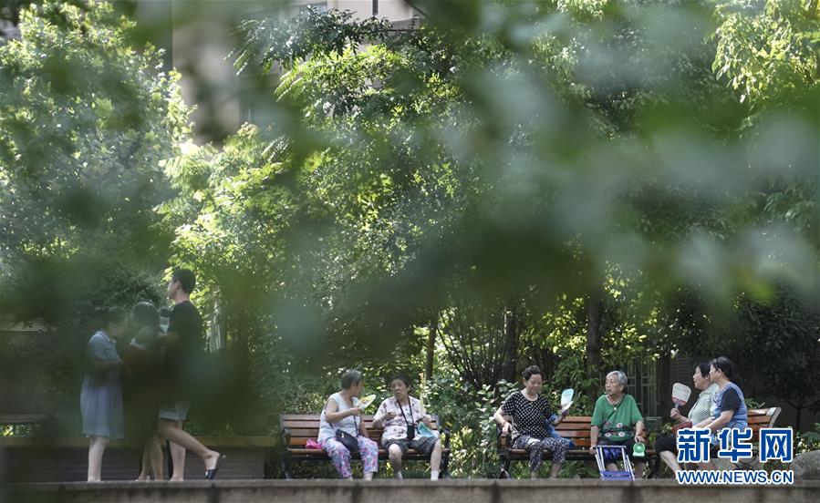 （習(xí)近平的民生關(guān)切事&middot;圖文互動(dòng)）（6）為了夢圓安居，創(chuàng)造幸福生活&mdash;&mdash;習(xí)近平總書記牽掛的民生事之&ldquo;住有所居&rdquo;篇