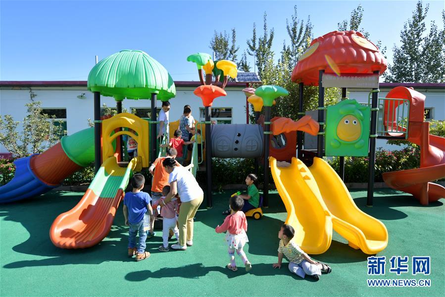 （在習(xí)近平新時代中國特色社會主義思想指引下——新時代新作為新篇章·總書記關(guān)心的百姓身邊事·圖文互動）（2）特別的愛，給特別的你——特殊教育的別樣風(fēng)景