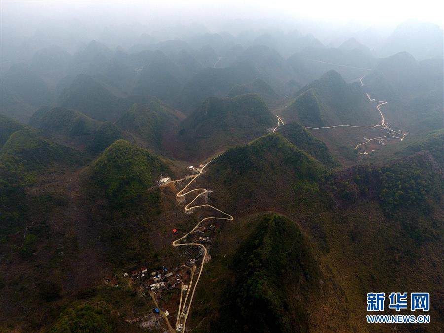 （壯麗70年·奮斗新時代——共和國發(fā)展成就巡禮）（10）人暢其行、貨暢其流——共和國交通運輸業(yè)發(fā)展成就巡禮