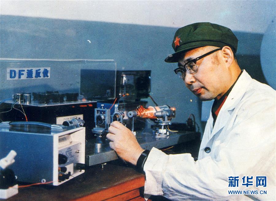 （愛國情 奮斗者·圖文互動）（2）永不停轉的“陀螺”——追記中國工程院院士、國防科技大學教授高伯龍