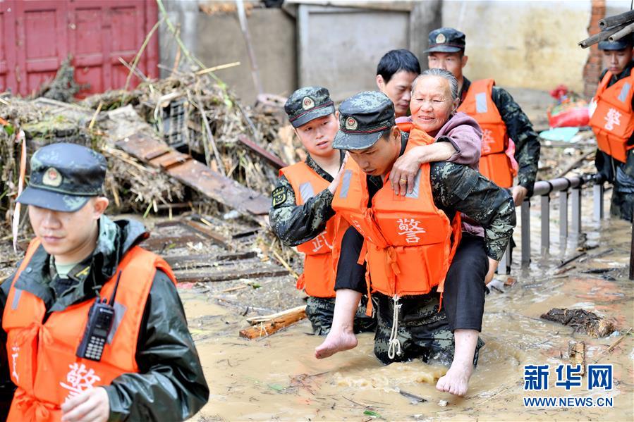 （新華全媒頭條·圖文互動(dòng)）（5）沿著中國(guó)特色強(qiáng)軍之路闊步前進(jìn)——黨中央、中央軍委領(lǐng)導(dǎo)推進(jìn)國(guó)防和軍隊(duì)建設(shè)70年紀(jì)實(shí)
