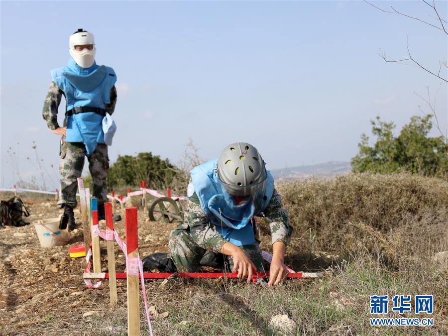 （新華全媒頭條·圖文互動(dòng)）（12）沿著中國(guó)特色強(qiáng)軍之路闊步前進(jìn)——黨中央、中央軍委領(lǐng)導(dǎo)推進(jìn)國(guó)防和軍隊(duì)建設(shè)70年紀(jì)實(shí)