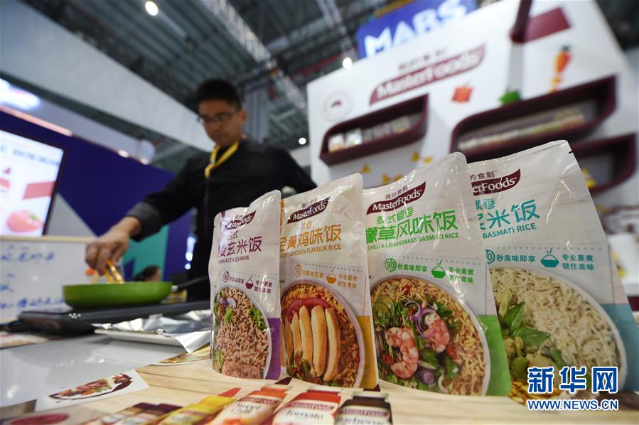 （新華全媒頭條&middot;圖文互動(dòng)）（13）秋天里的樂章&mdash;&mdash;第二屆中國國際進(jìn)口博覽會(huì)巡禮