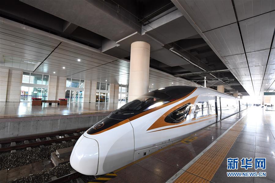 （新華全媒頭條&middot;圖文互動(dòng)）（3）草原高鐵乘風(fēng)來 北疆唱響新&ldquo;贊歌&rdquo;
