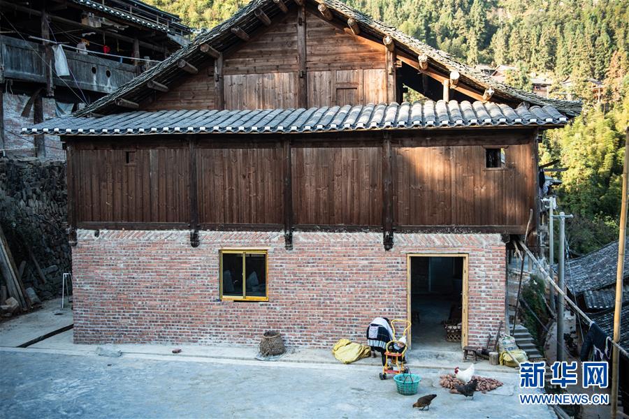 （決戰(zhàn)決勝脫貧攻堅(jiān)&middot;圖文互動(dòng)）（2）歷史性告別&ldquo;人畜混居&rdquo; 貴州7萬(wàn)余戶山民&ldquo;新家&rdquo;迎新年