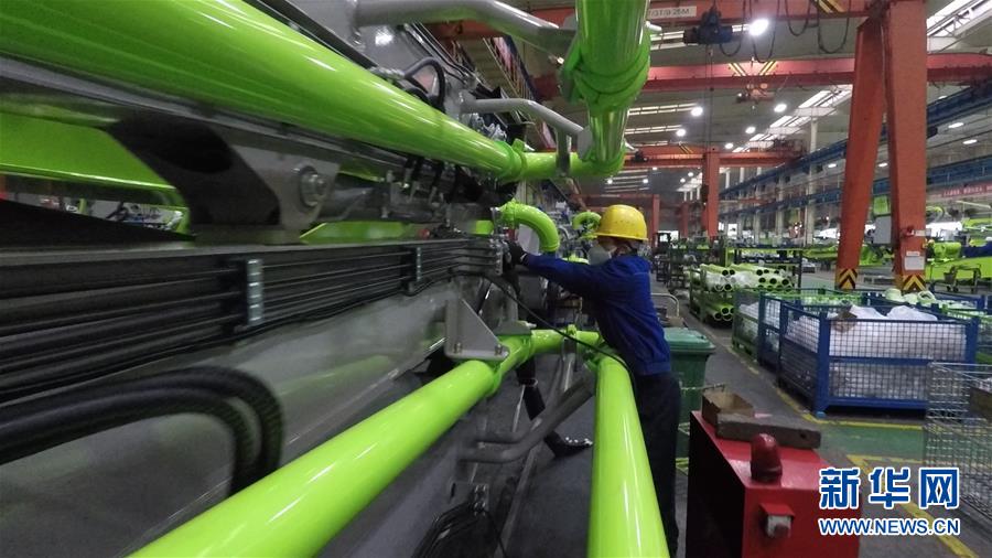 （圖文互動）（1）吃粉擼串，商圈&ldquo;打卡&rdquo;，動車出廠&mdash;&mdash;湖南&ldquo;標(biāo)簽&rdquo;復(fù)蘇記