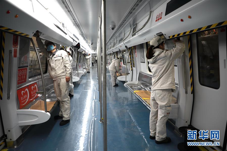 （圖文互動）（3）吃粉擼串，商圈&ldquo;打卡&rdquo;，動車出廠&mdash;&mdash;湖南&ldquo;標(biāo)簽&rdquo;復(fù)蘇記