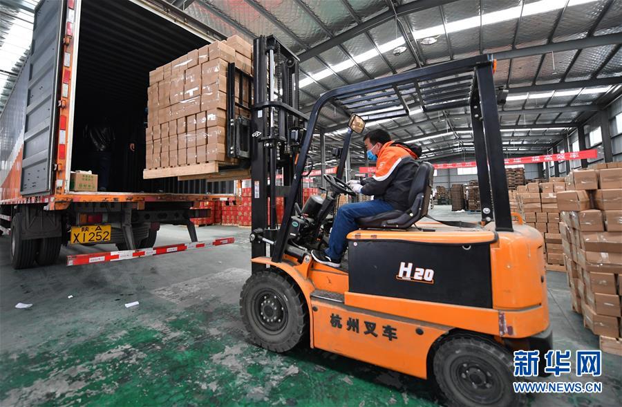 （聚焦疫情防控&middot;圖文互動）（6）&ldquo;一輛輛車出發(fā)，春暖花開的日子就不遠了&rdquo;&mdash;&mdash;西北電商大縣陜西省武功縣復(fù)工見聞