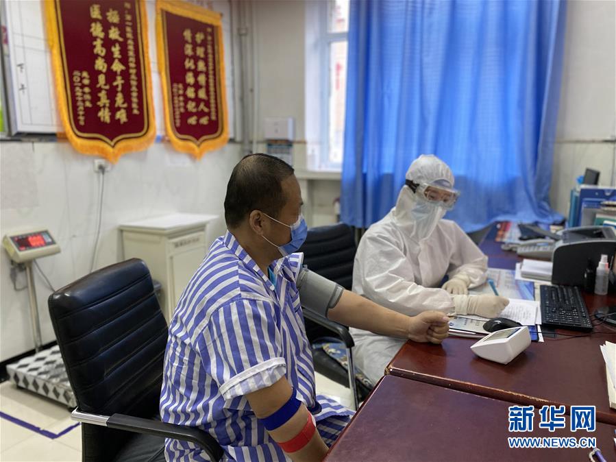 （聚焦疫情防控&middot;圖文互動）（4）特寫：&ldquo;90后&rdquo;醫(yī)護情侶的抗疫堅守