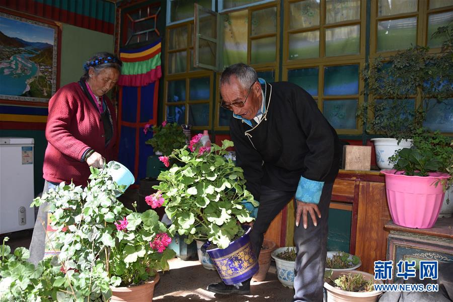 （圖文互動(dòng)）（5）堅(jiān)守與新生&mdash;&mdash;西藏農(nóng)奴制社會(huì)經(jīng)歷者說(shuō)
