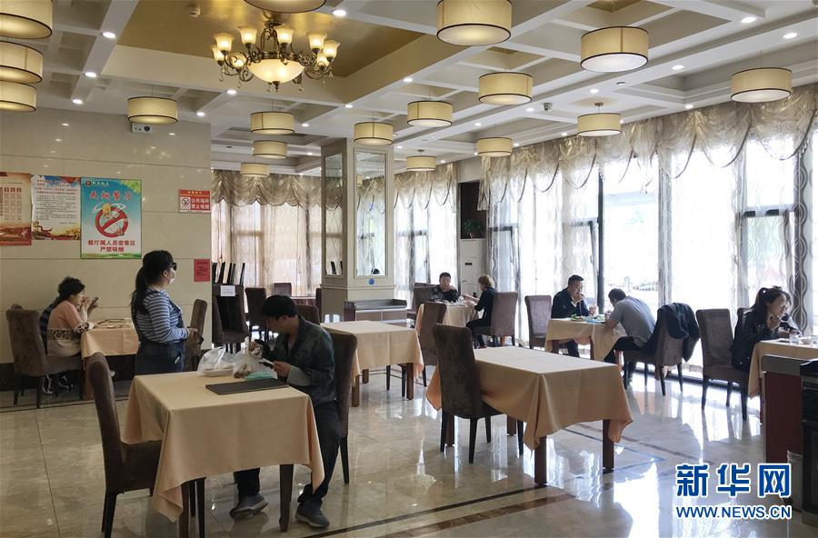 (聚焦復(fù)工復(fù)產(chǎn)·圖文互動(dòng))(1)春暖花開(kāi)迎客來(lái)——天津餐飲業(yè)回暖一線直擊