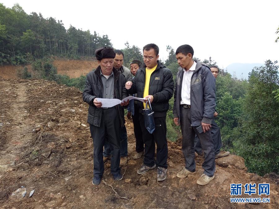 （決戰(zhàn)決勝脫貧攻堅(jiān)&middot;圖文互動(dòng)）（2）&ldquo;80后&rdquo;北大畢業(yè)生蘇勇力：第一書記的6年&ldquo;扶貧路&rdquo;