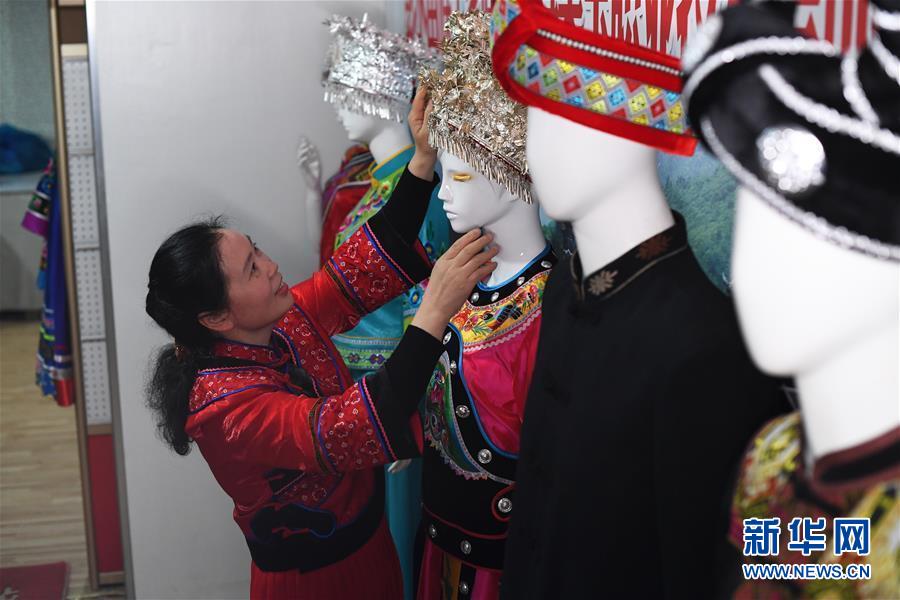（兩會人物·圖文互動）（5）帶娃、賺錢兩不誤——一位農民工代表眼中的脫貧新工作