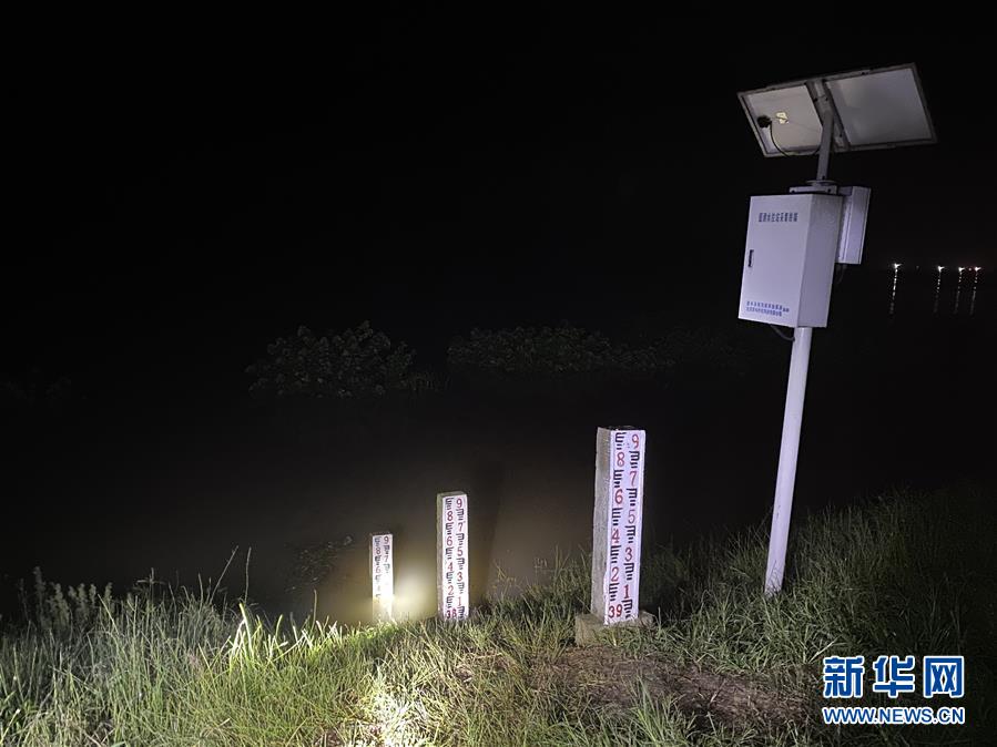 （防汛抗洪&middot;圖文互動(dòng)）（1）目擊洞庭抗洪&ldquo;風(fēng)向標(biāo)&rdquo;挺過(guò)第一波攻擊