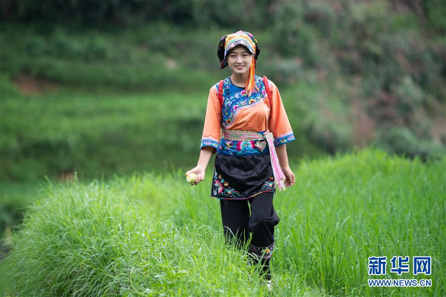 （新華全媒頭條·走向我們的小康生活·圖文互動）（4）那山，那人，那苗寨——十八洞村三代人的奮斗史