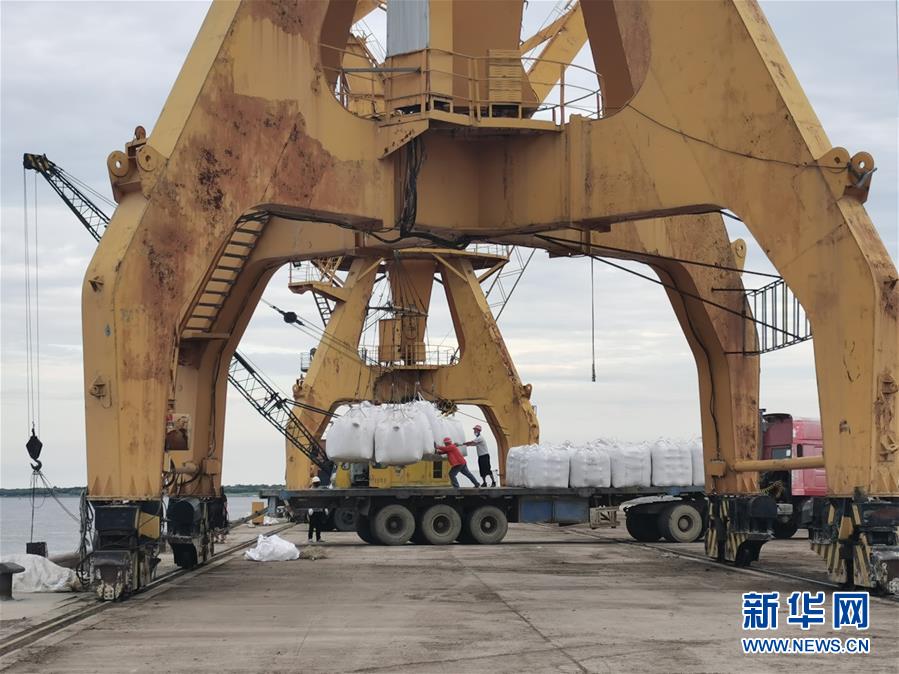 （圖文互動(dòng)）（2）防疫不松 貿(mào)易暢通&mdash;&mdash;中國(guó)&ldquo;東極&rdquo;撫遠(yuǎn)海關(guān)一線(xiàn)見(jiàn)聞