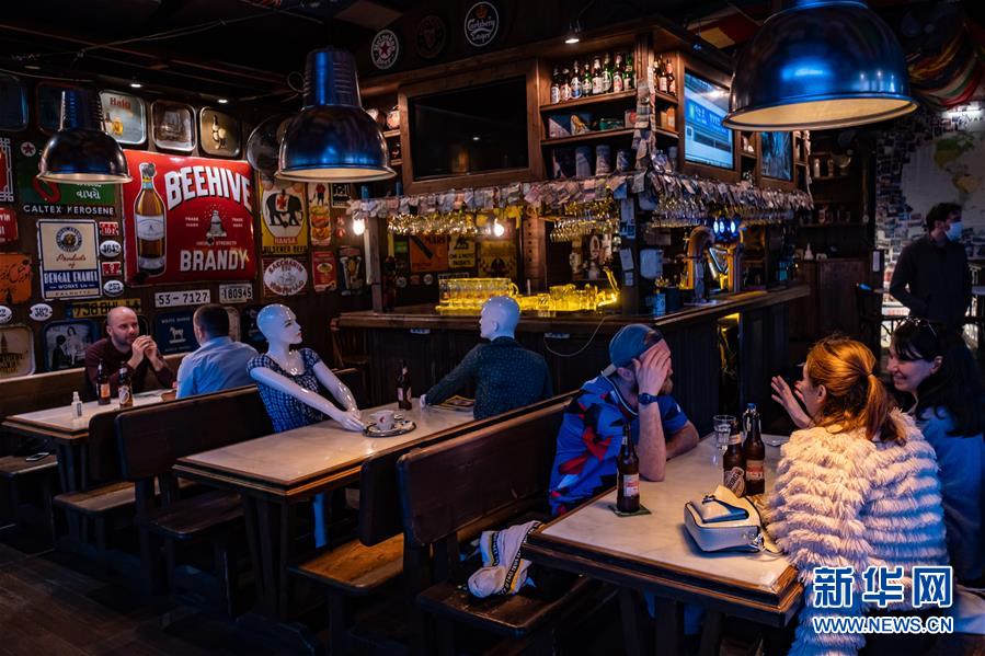 (國際·圖文互動(dòng))(14)特稿:穿越寒暑 無問西東——寫在新冠疫情構(gòu)成“國際關(guān)注的突發(fā)公共衛(wèi)生事件”半年之際