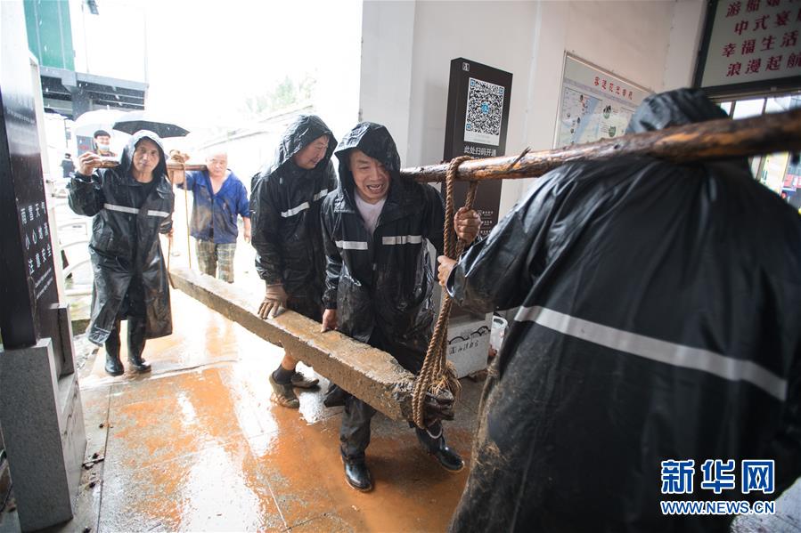 (新華全媒頭條·圖文互動)(9)筑起共御水患的鋼鐵長堤——戰(zhàn)洪一線的“干群關(guān)系新答卷”