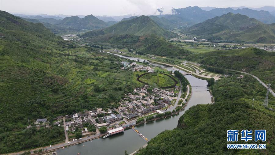 （新華全媒頭條·走向我們的小康生活·圖文互動）（5）長城腳下，小康村串成“珍珠鏈”