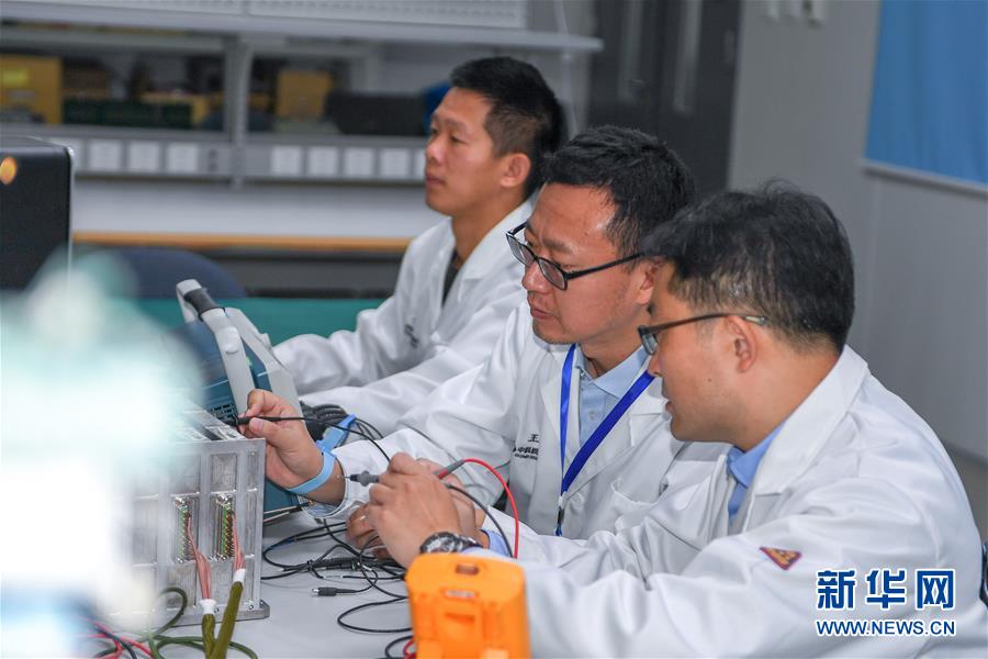 （在習近平新時代中國特色社會主義思想指引下——新時代新作為新篇章·習近平總書記關切事·圖文互動）（2）終不悔為國為民，攀高峰只爭朝夕——來自科學家們的動人故事