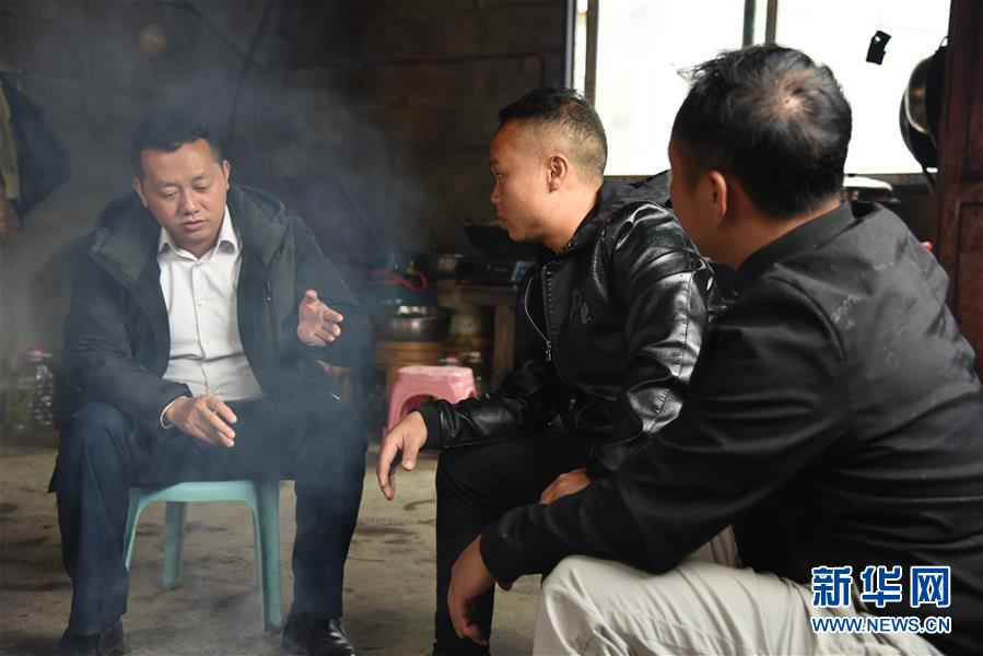 （決戰(zhàn)決勝脫貧攻堅(jiān)·圖文互動）“父親未完成的事業(yè)，我來完成”——貴州父子接力脫貧攻堅(jiān)